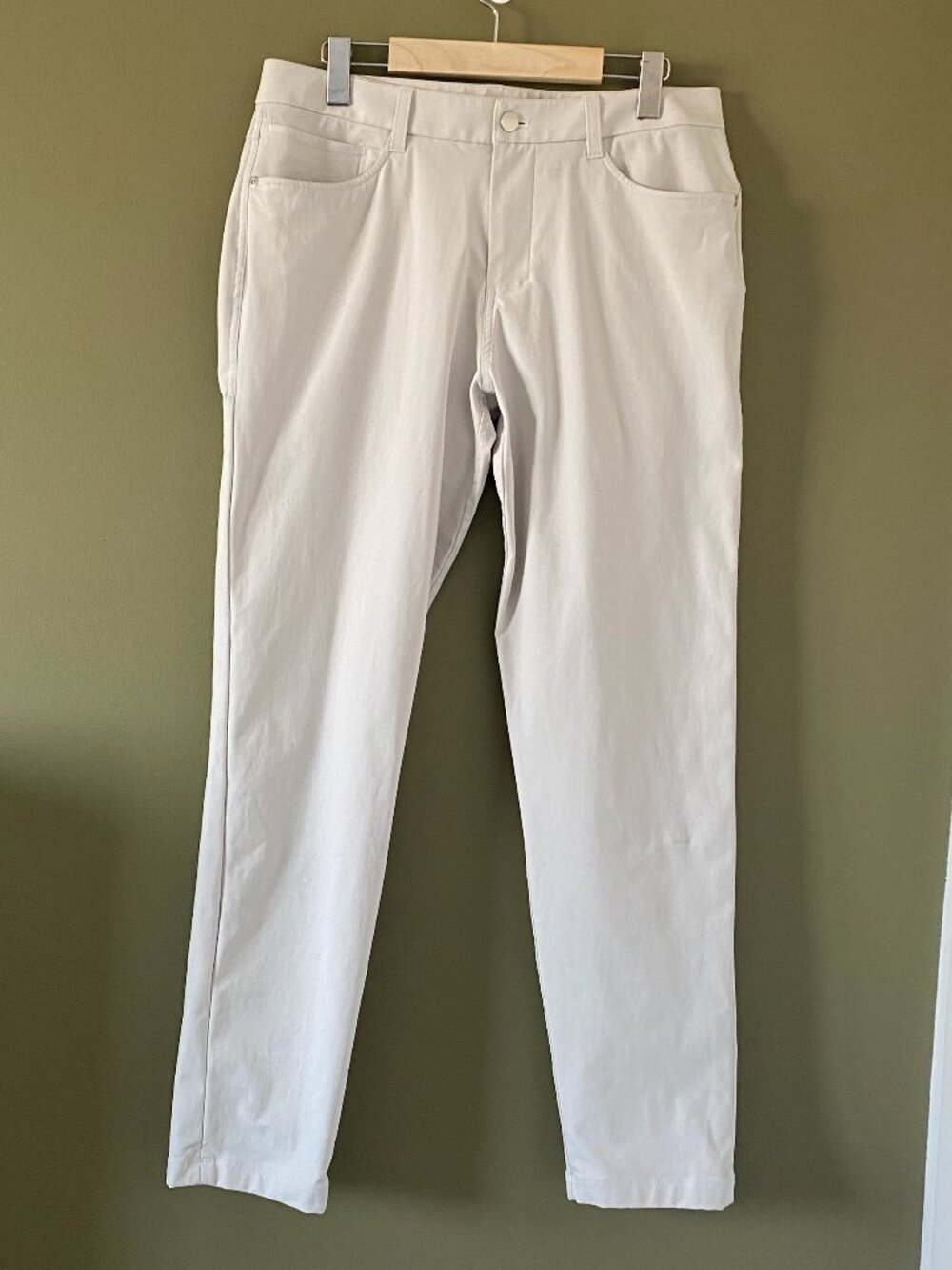 Lululemon Mens ABC Slim-Fit Mid Rise Pant Size 32 Trench Beige Comfort Chino
